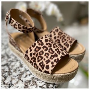 Women platform sandals (cheetah)
